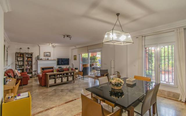 Casa adosada en Venta en Calle Sand, 44 en Santa Clara
