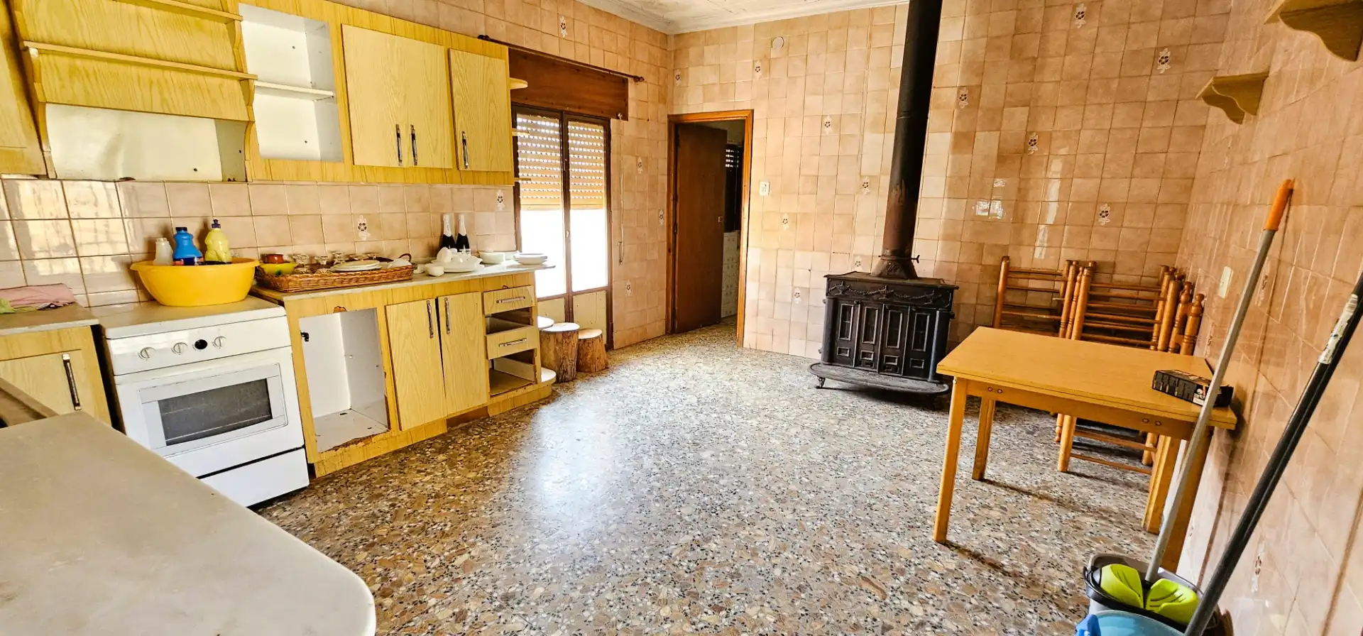 Cuina de Casa adosada en venda en Totana amb Terrassa i Balcó