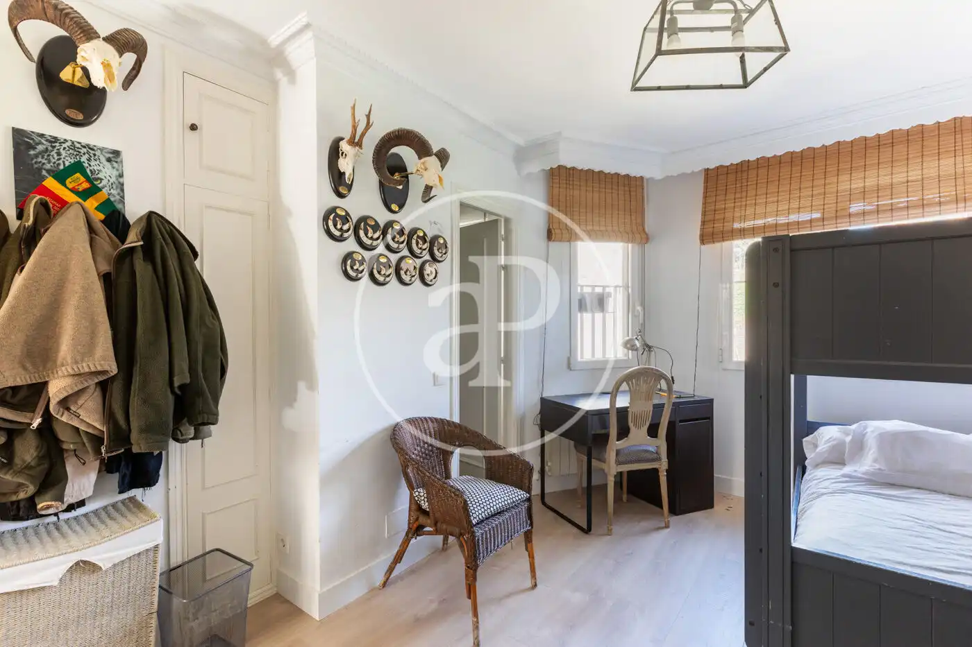 Habitación de Casa adosada en venta en La Moraleja con Aire acondicionado, Calefacción y Jardín privado