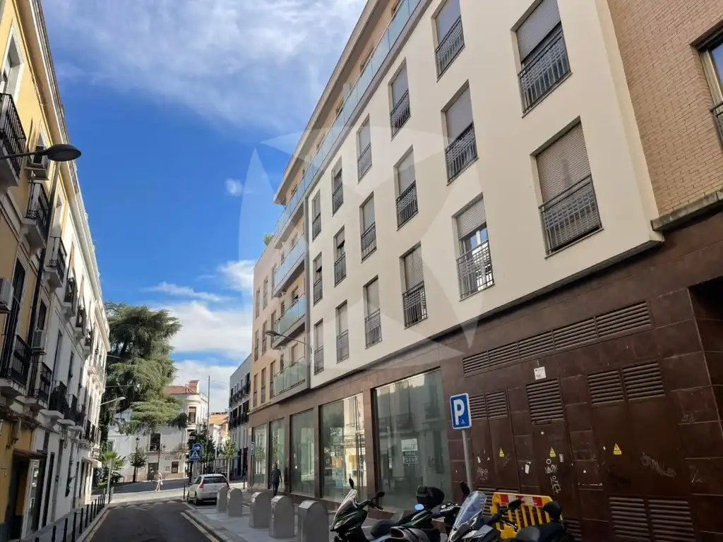 Außenansicht von Garage zur Miete in Badajoz