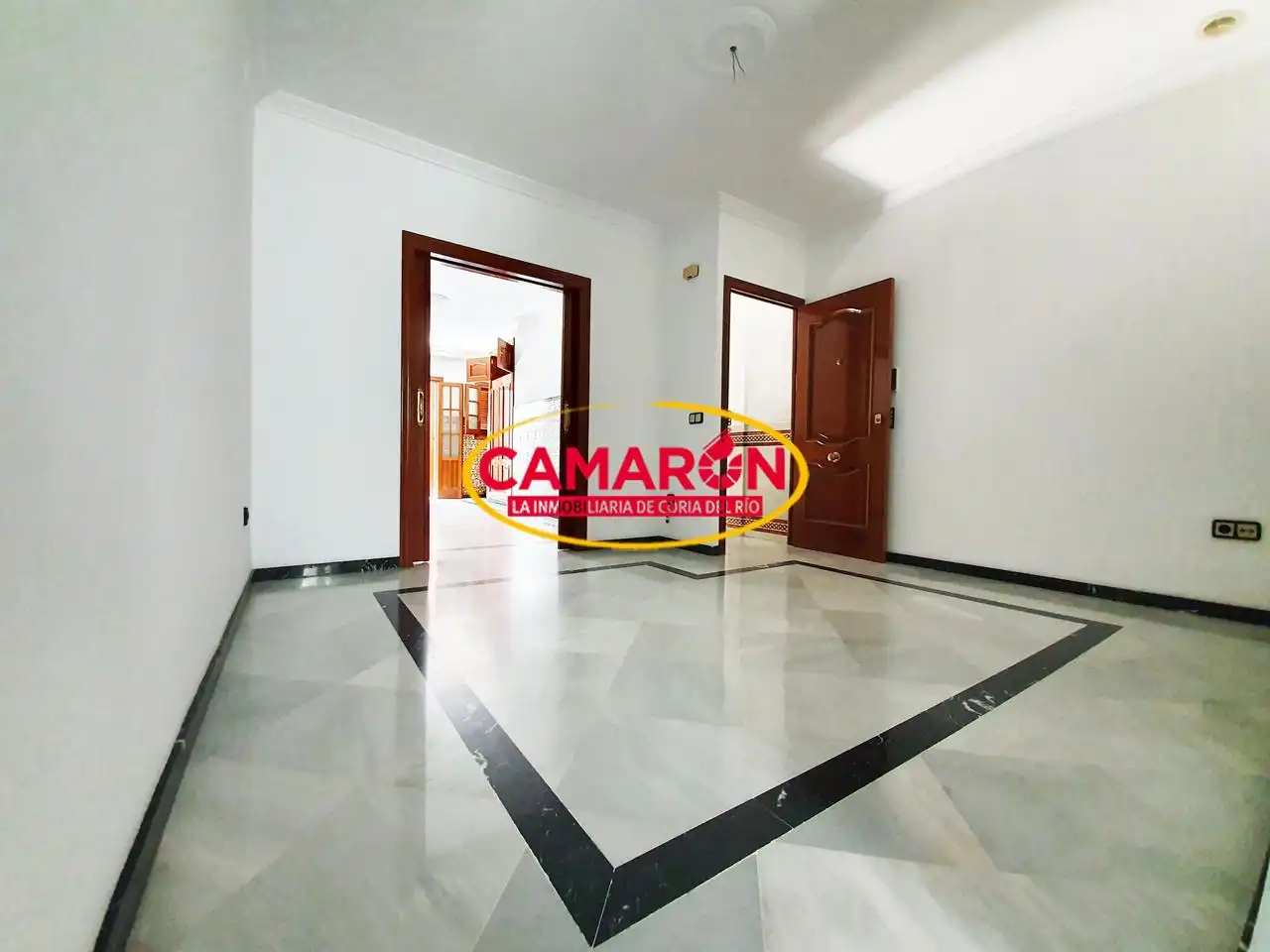 Vista exterior de Piso en venta en Coria del Río