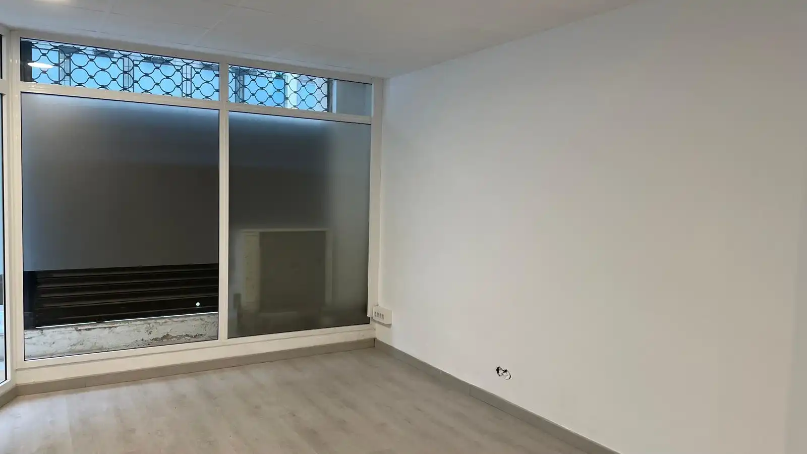Commercial properties for rent in El Masnou  with Air Conditioner