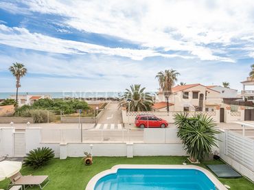 Casa con balcone in vendita a Carrer la Plana Baixa