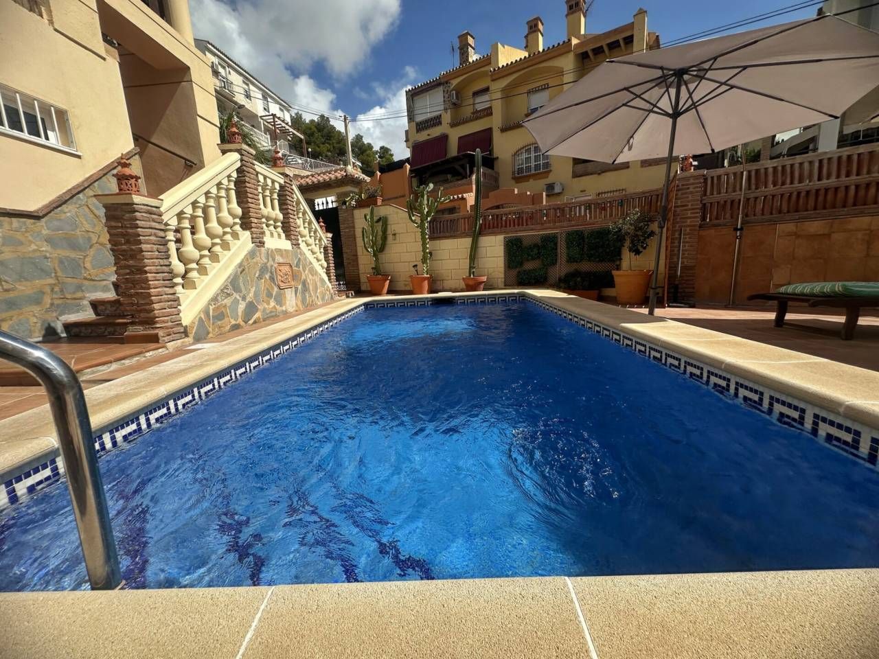 Piscina de Casa o xalet en venda en Rincón de la Victoria amb Aire condicionat, Terrassa i Piscina