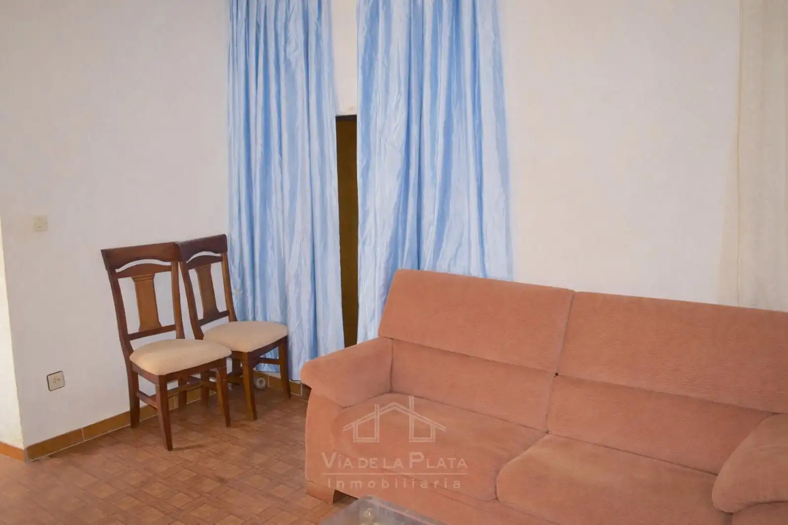 Sala d'estar de Casa o xalet en venda en Topas amb Calefacció, Traster i Moblat