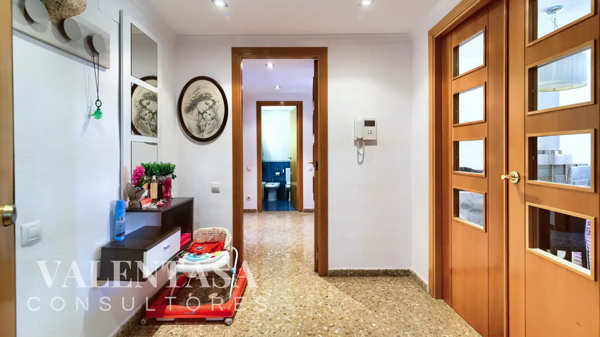 Flat for sale in Valencia  with Furnished and Community pool