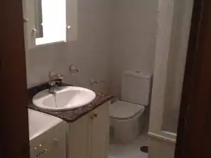 Baño de Piso de alquiler en Ciudad Real con Terraza y Amueblado