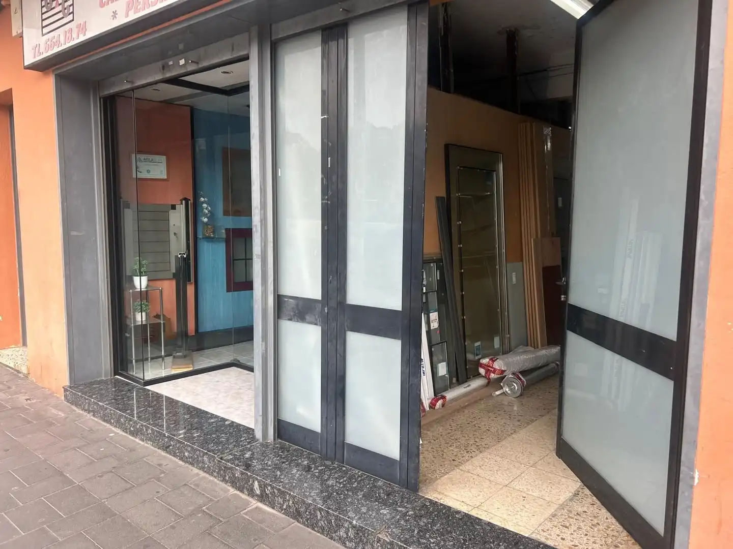 Local en venta en Castelldefels