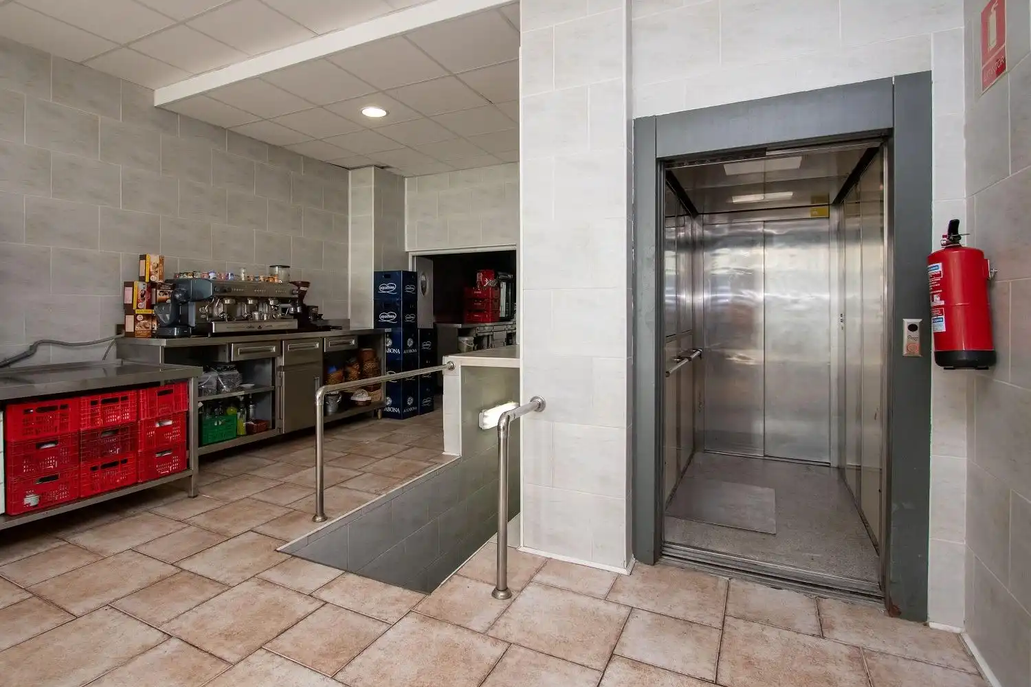 Local en venta en Castellón de la Plana / Castelló de la Plana con Aire acondicionado