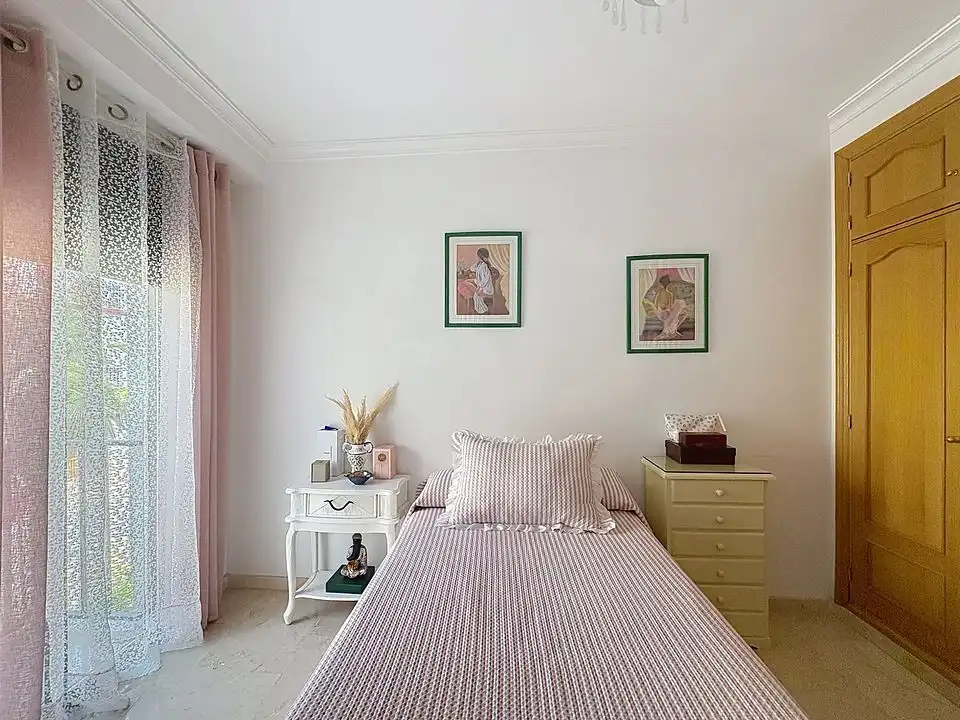 Habitación de Piso en venta en Pinos Puente con Aire acondicionado y Calefacción