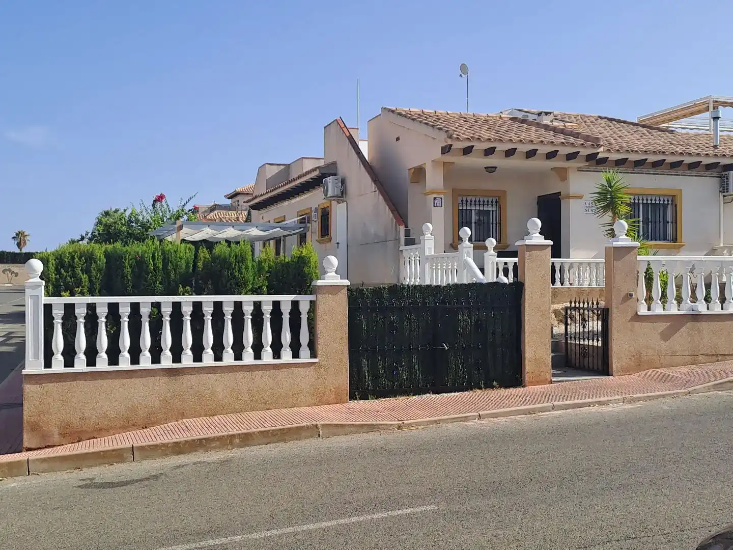 Jardí de Casa adosada de lloguer en Orihuela amb Aire condicionat i Piscina