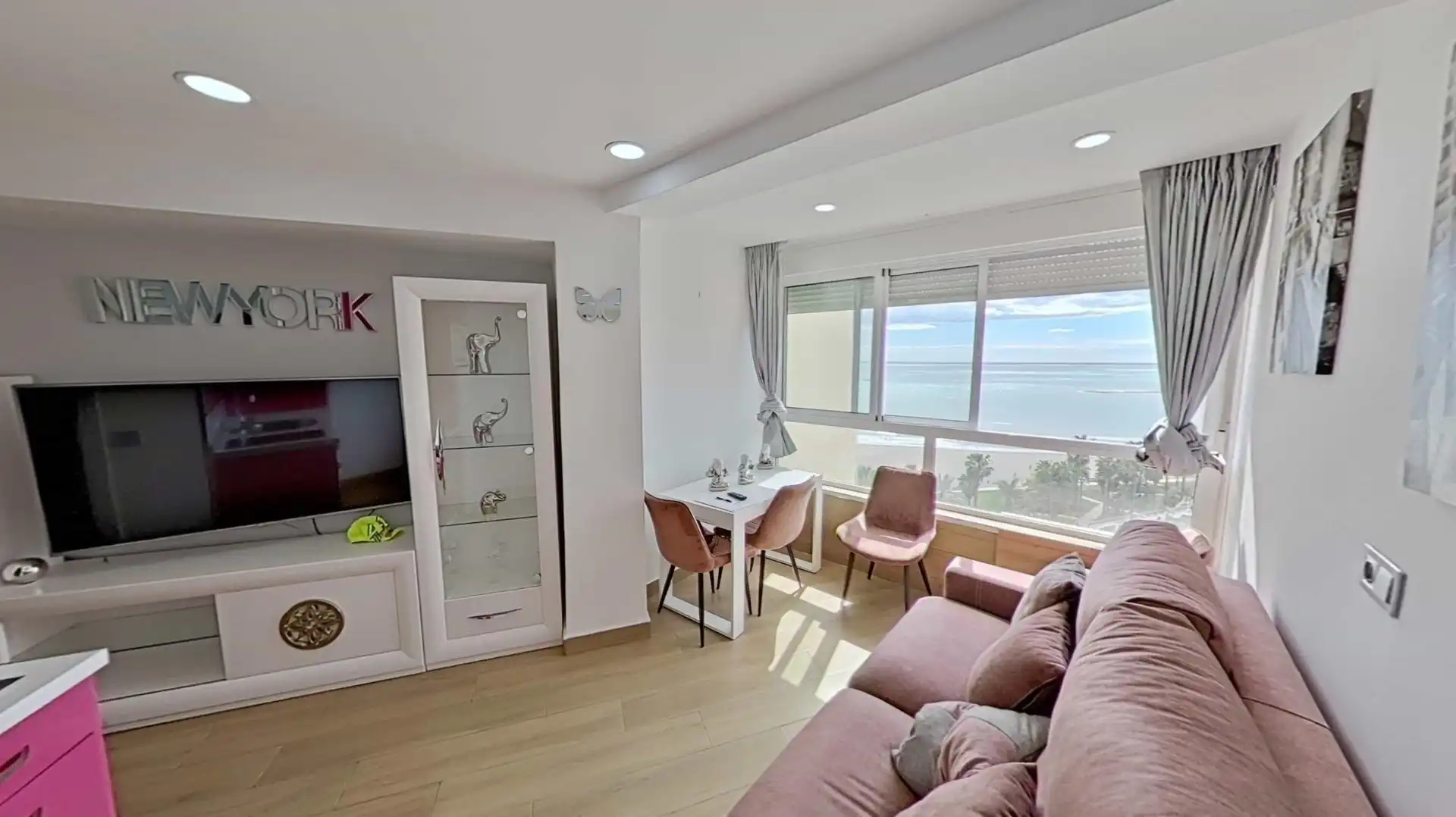 Apartamento con ascensor en venta en Puerto Marina, imagen 4