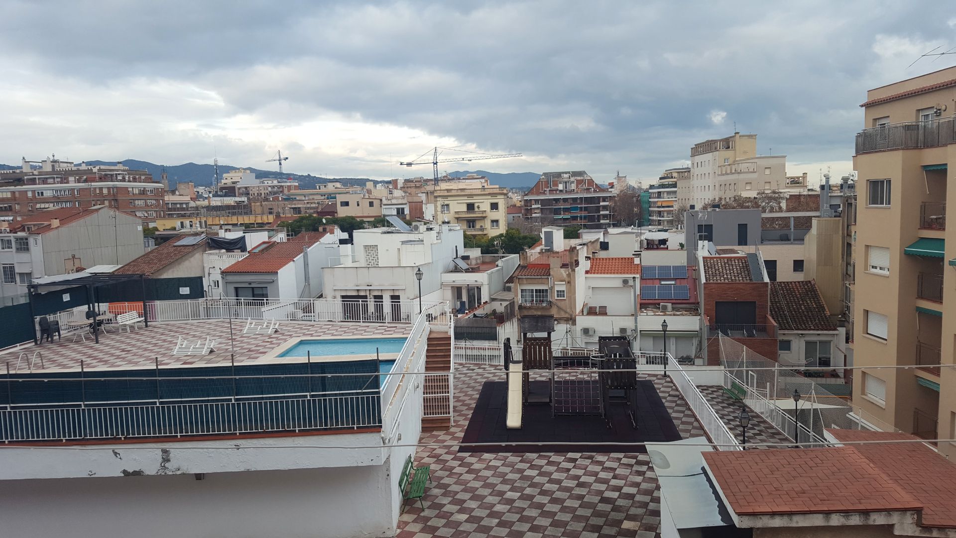 Vista exterior de Ático en venta en Badalona con Aire acondicionado, Calefacción y Trastero