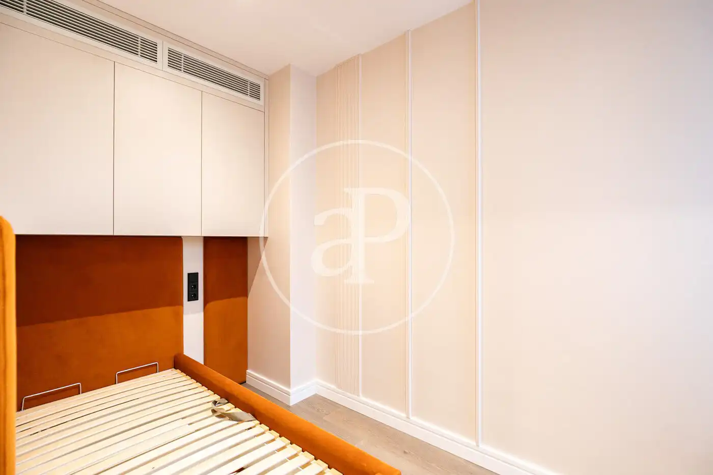 Bedroom of Flat for sale in Barcelona  with Air Conditioner, Heating and Balcony