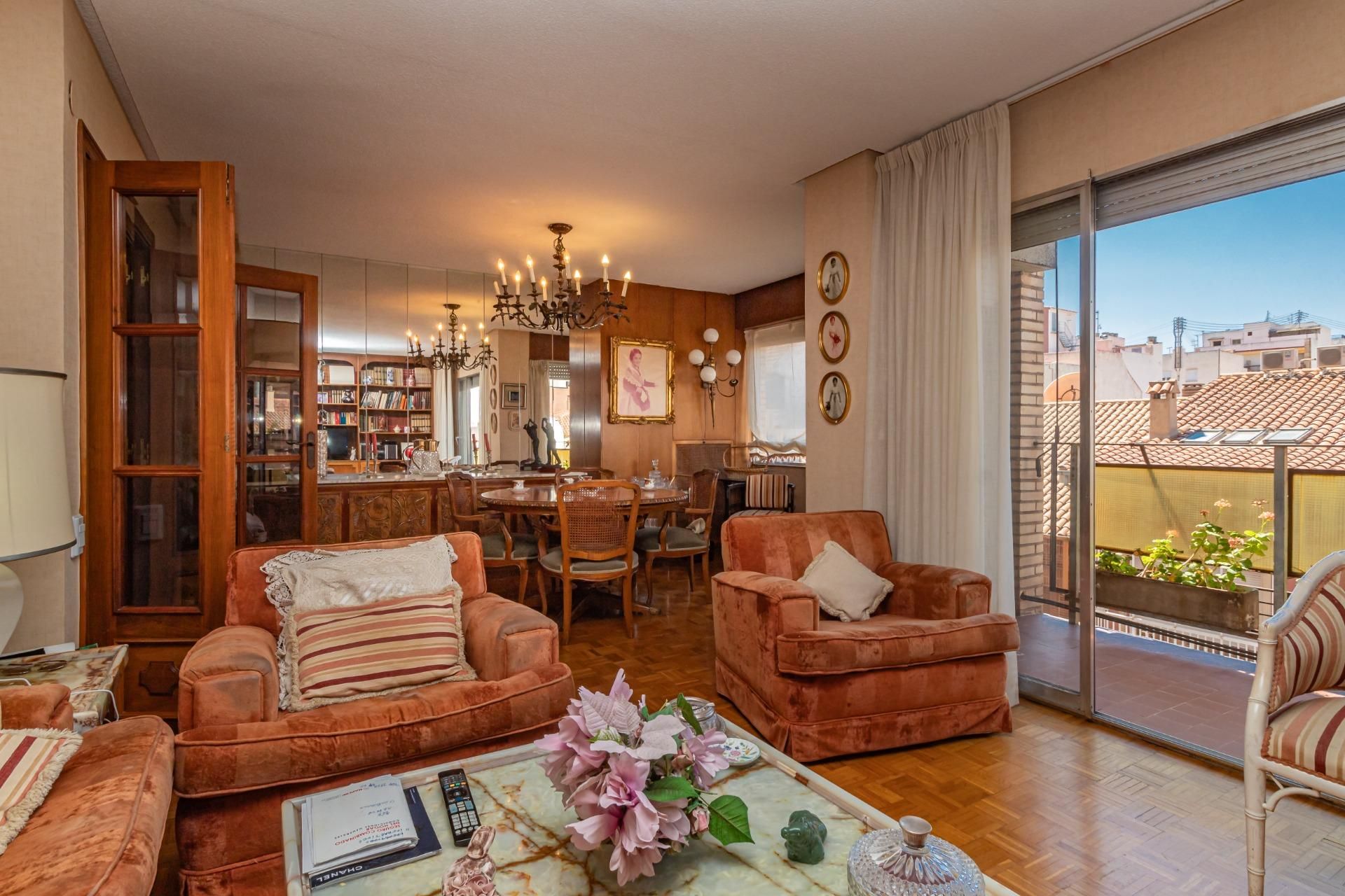 Sala d'estar de Pis en venda en Castellón de la Plana / Castelló de la Plana amb Calefacció, Parquet i Terrassa