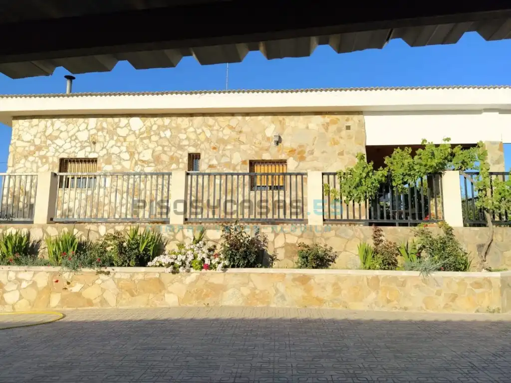 Vista exterior de Casa o chalet en venta en Catadau con Aire acondicionado, Jardín privado y Terraza