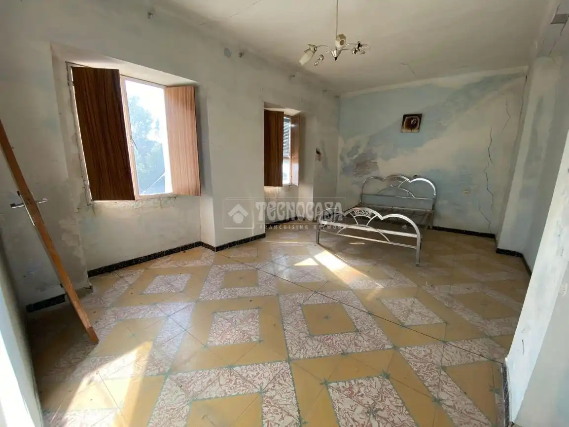 Casa adosada en venta en Torredonjimeno