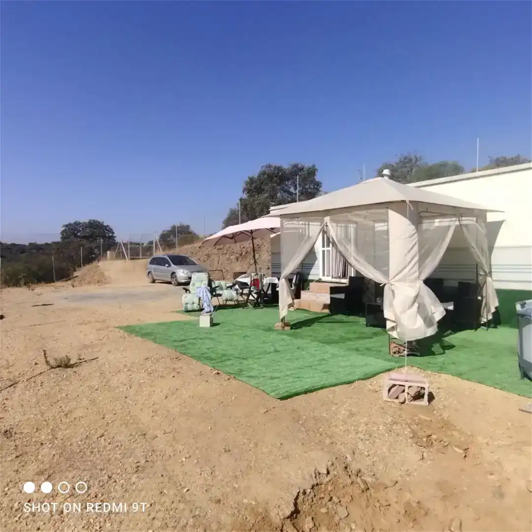 Aparcament de Planta baixa en venda en Guillena amb Aire condicionat, Jardí privat i Parquet