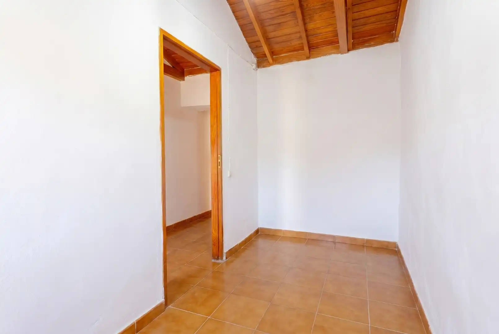 Casa adosada en venta en Vallehermoso con Terraza, Amueblado y Horno