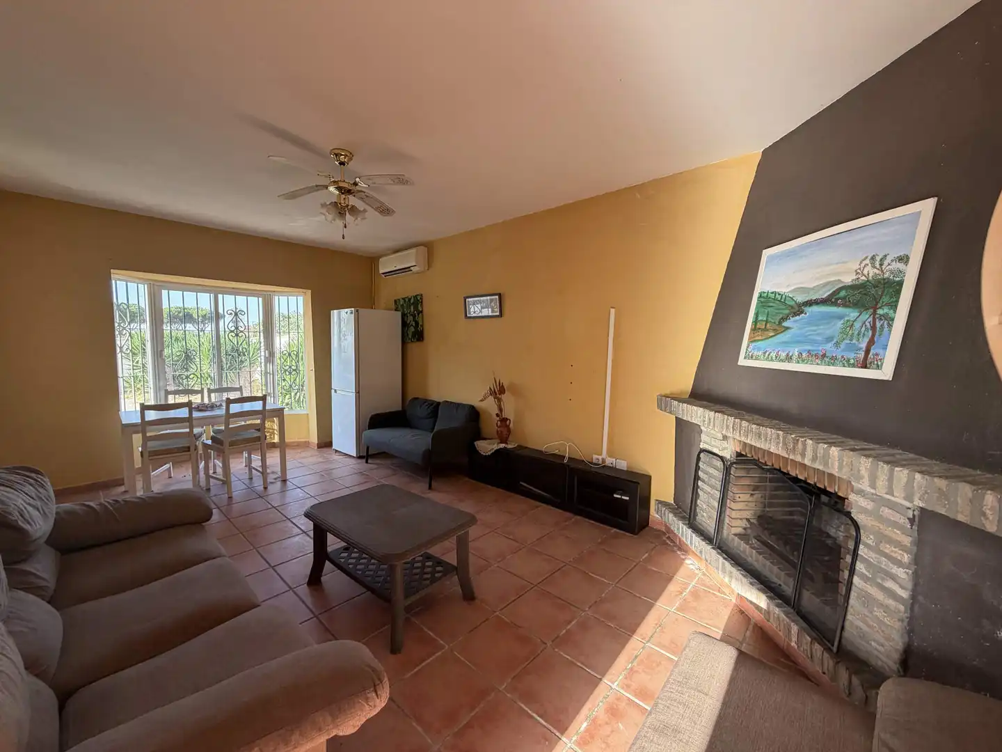 Sala d'estar de Finca rústica en venda en Puerto Real amb Piscina