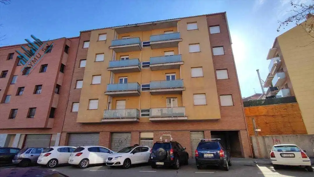 Vista exterior de Edificio en venta en Manresa
