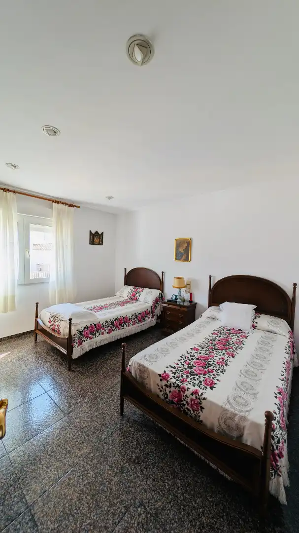 Dormitori de Casa o xalet en venda en Oliva amb Aire condicionat, Calefacció i Jardí privat