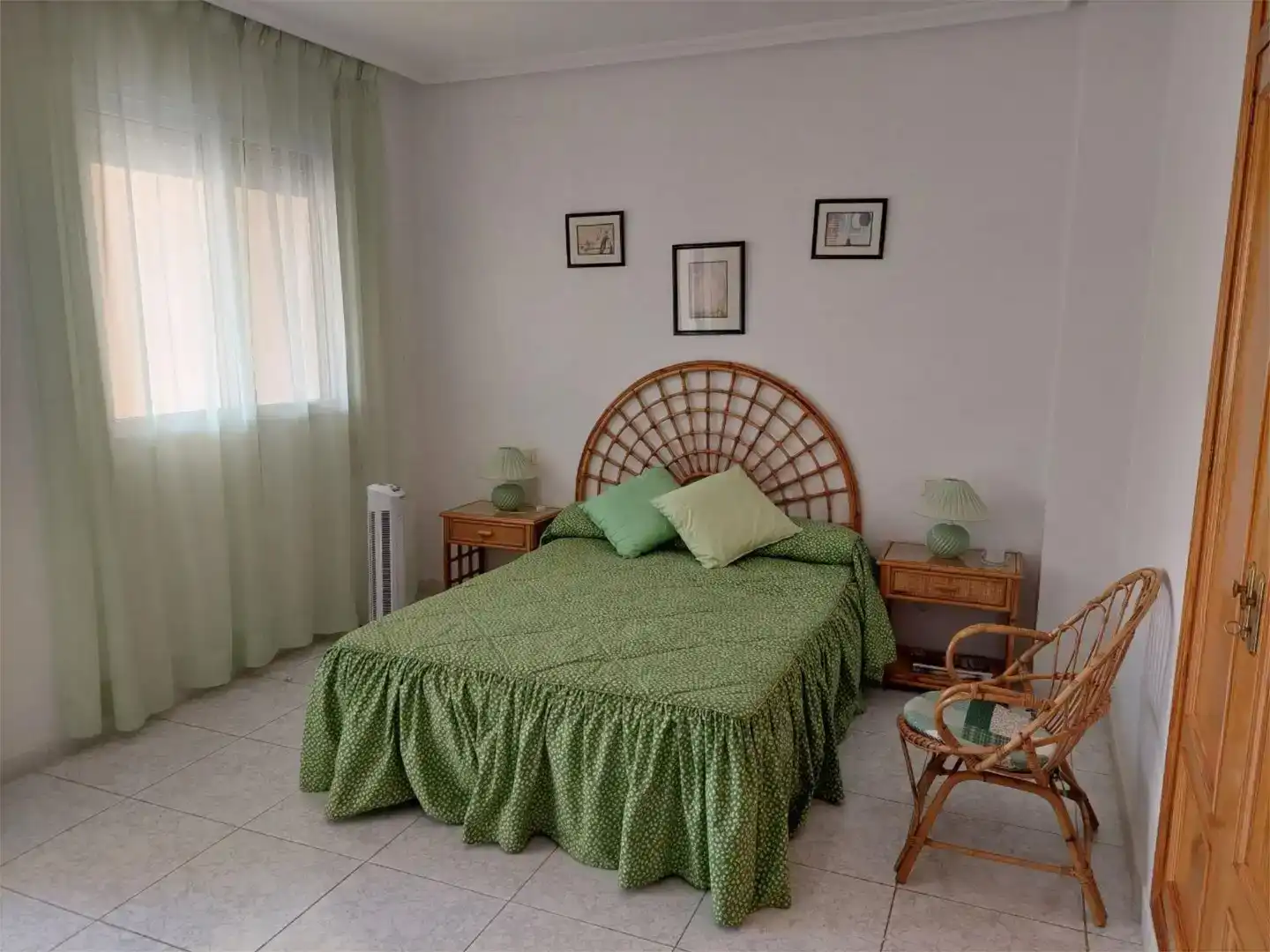 Dormitori de Casa o xalet en venda en La Manga del Mar Menor amb Piscina