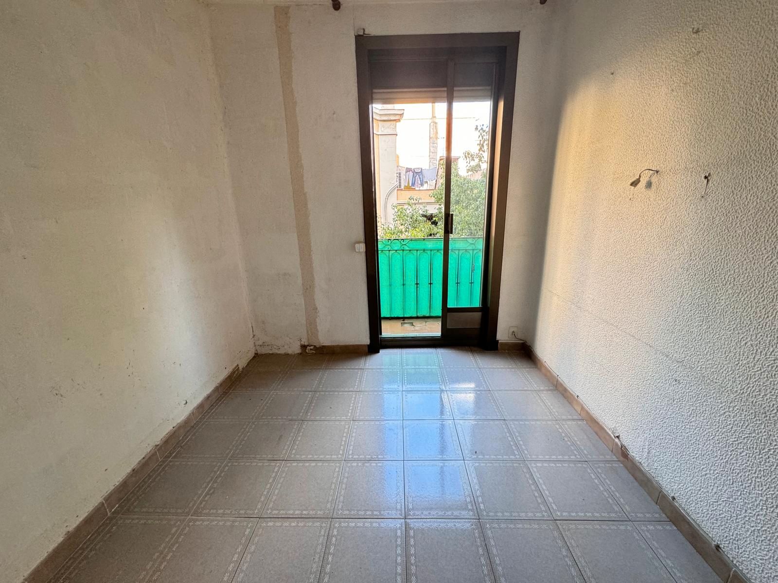 Bedroom of Flat for sale in  Barcelona Capital  with Balcony