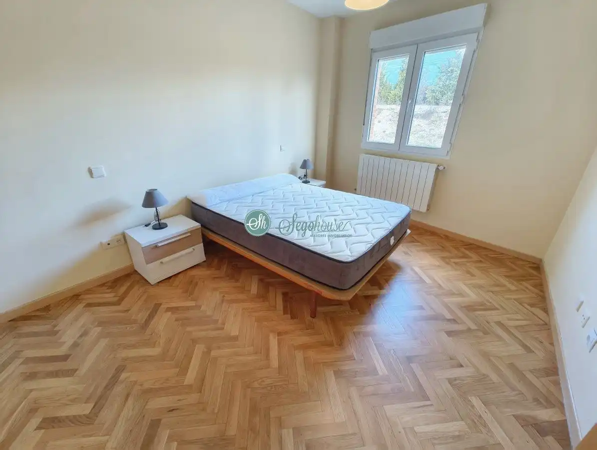 Bedroom of Flat for sale in Segovia  with Heating, Storage room and Furnished
