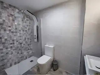 Badezimmer von Geschaftsraum zum Verkauf in Málaga mit Klimaanlage, Heizung und Möbliert
