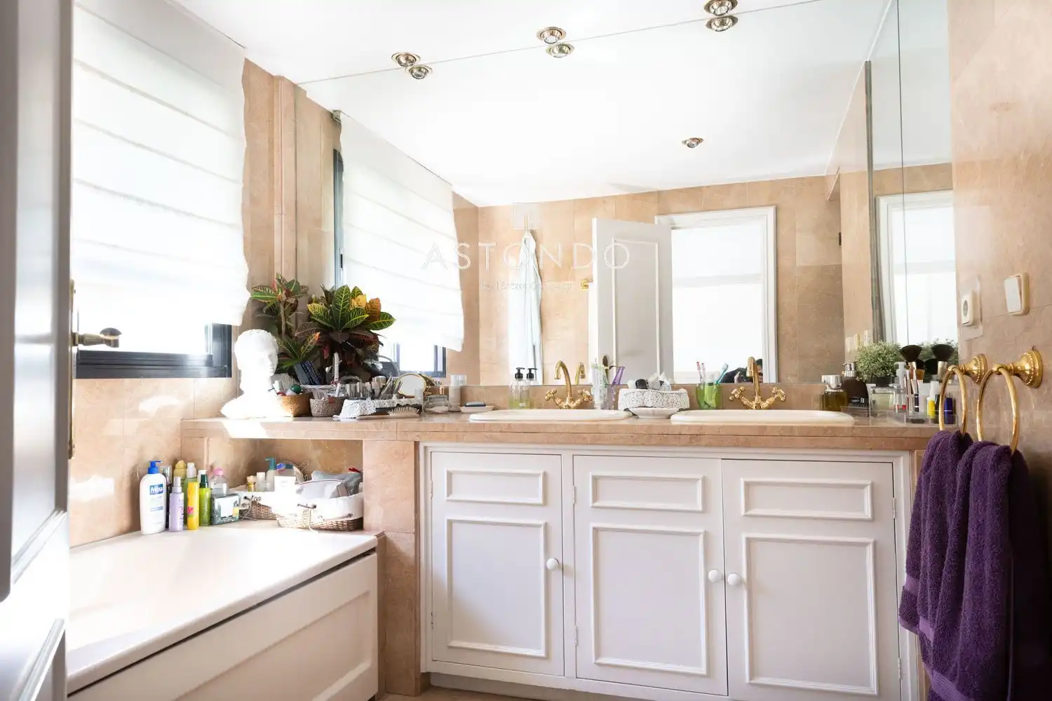 Bathroom of Houses for sale in Madrid  with Air Conditioner, Heating and Terrace