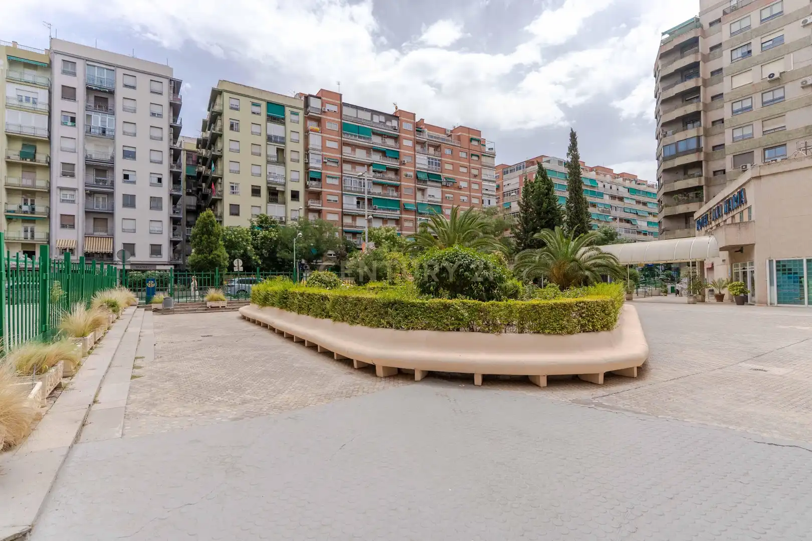 Vista exterior de Pis en venda en Granada