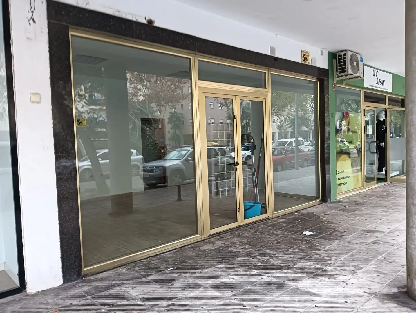 Locale commerciale in affitto a Avenida de la Música