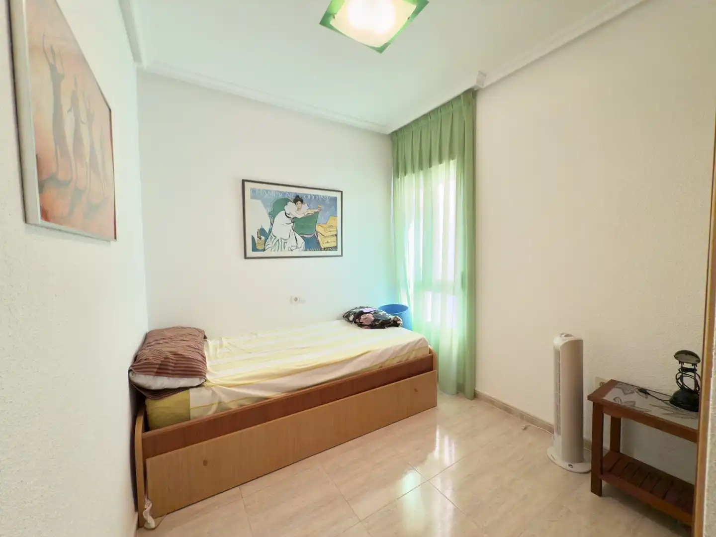 Schlafzimmer von Dachboden zum Verkauf in Torrevieja mit Klimaanlage, Heizung und Terrasse