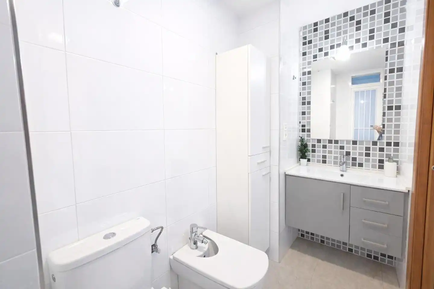 Baño de Planta baja de alquiler en Elche / Elx con Aire acondicionado y Amueblado