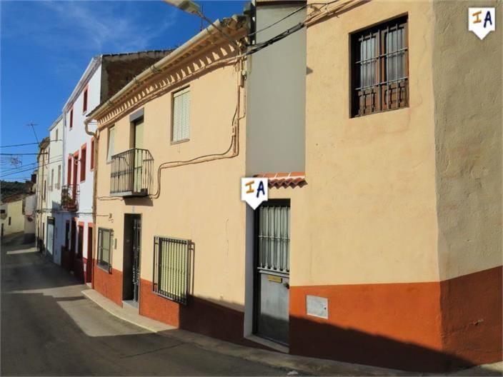 Exterior view of Single-family semi-detached for sale in Fuensanta de Martos  with Terrace and Storage room