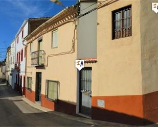 Vista exterior de Casa adosada en venda en Fuensanta de Martos amb Traster