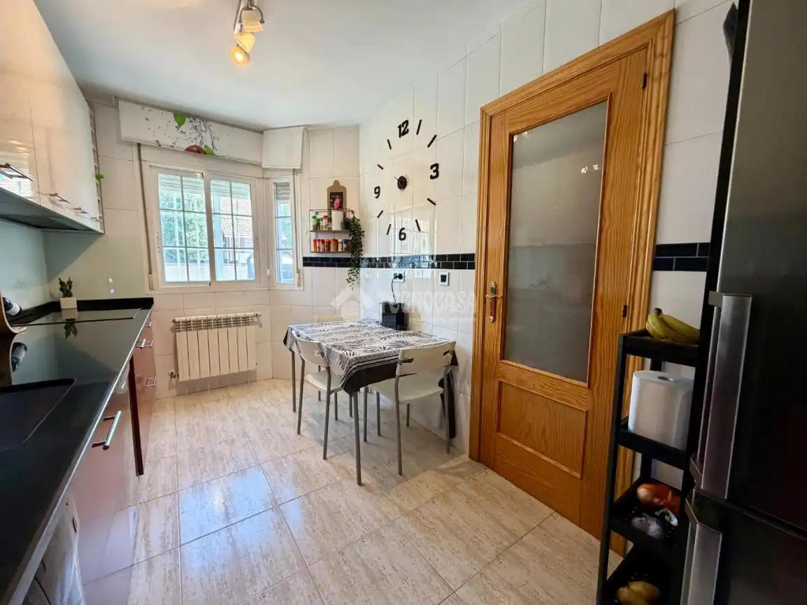 Casa pareada en venta en Villanueva de la Torre, imagen 8