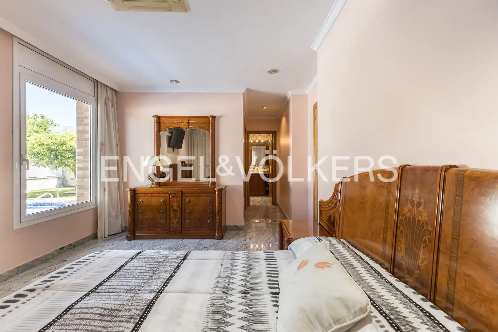 Habitación de Casa o chalet en venta en Molins de Rei con Aire acondicionado, Calefacción y Jardín privado