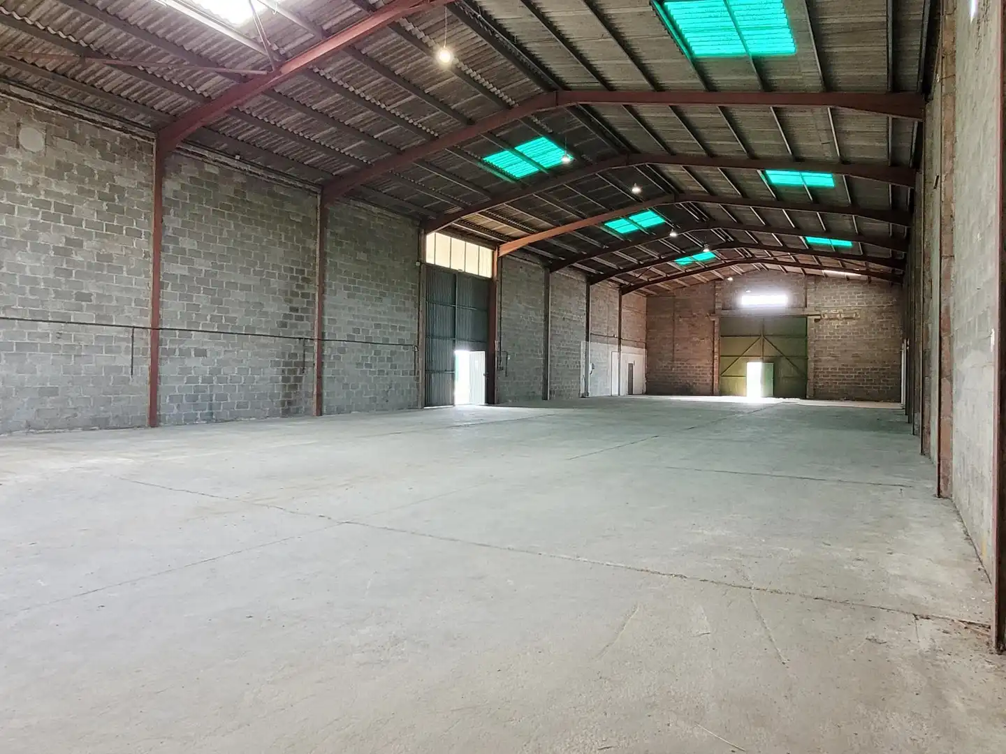 Nave industrial de alquiler en Bell-lloc d'Urgell