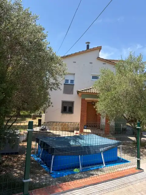 Außenansicht von Haus oder Chalet zum Verkauf in Els Hostalets de Pierola mit Klimaanlage, Heizung und Privatgarten
