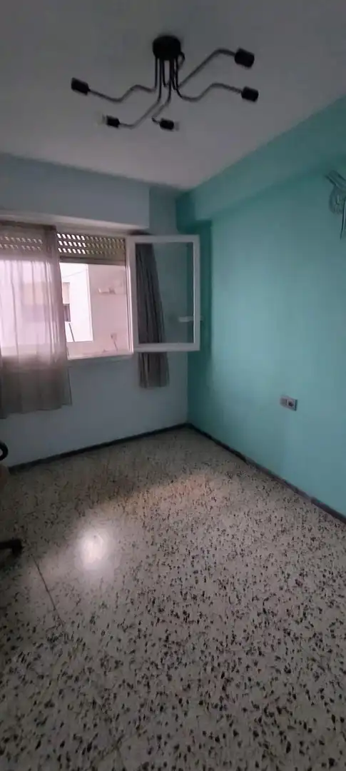 Habitación de Piso en venta en Alicante / Alacant con Terraza y Balcón