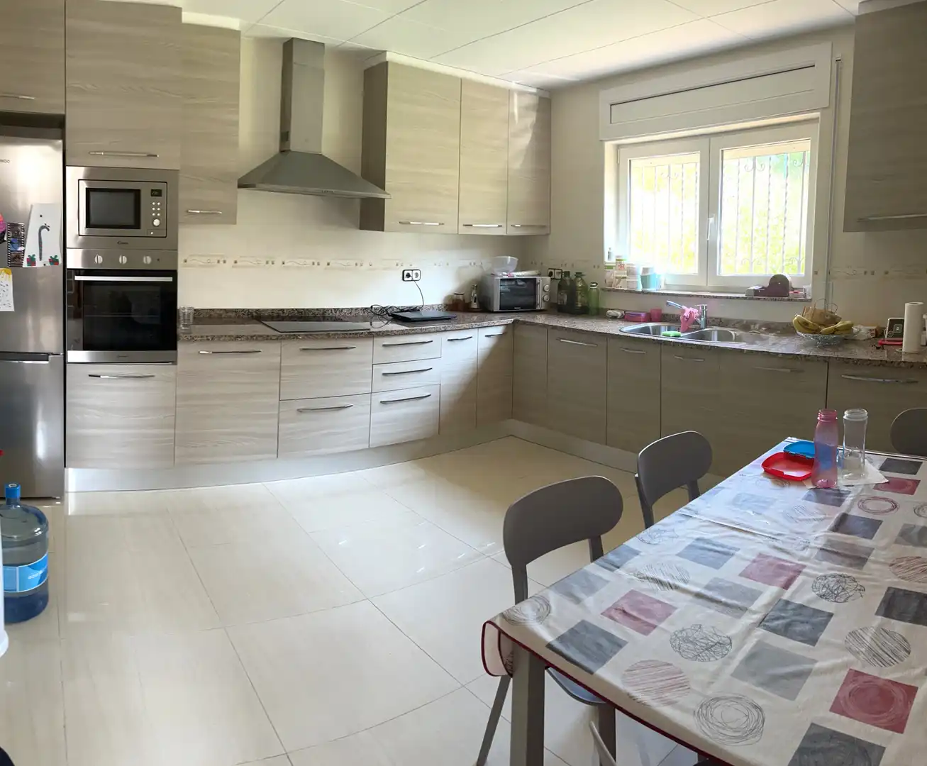 Cuina de Casa o xalet en venda en Lloret de Mar amb Aire condicionat, Calefacció i Jardí privat