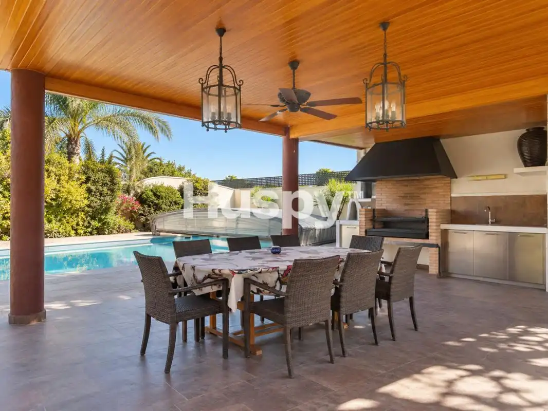 Casa con terraza en venta en Calle los Naranjos