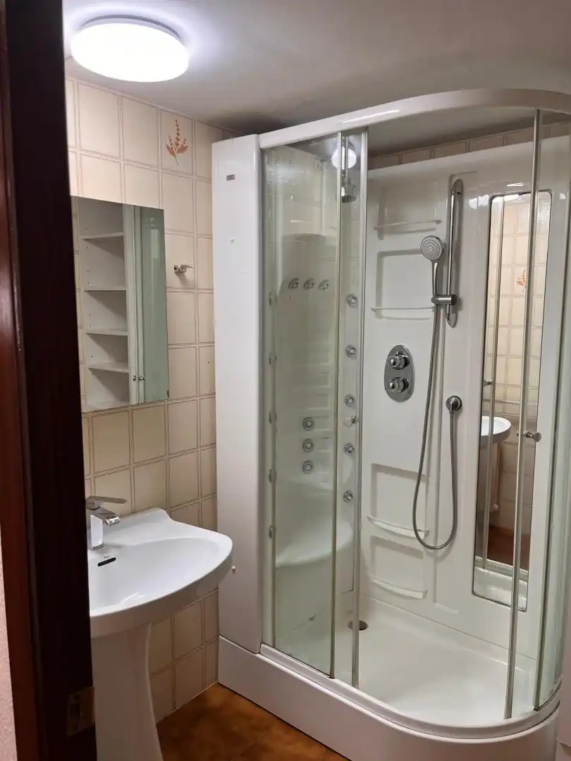 Baño de Piso de alquiler en La Seu d'Urgell con Calefacción, Amueblado y Horno