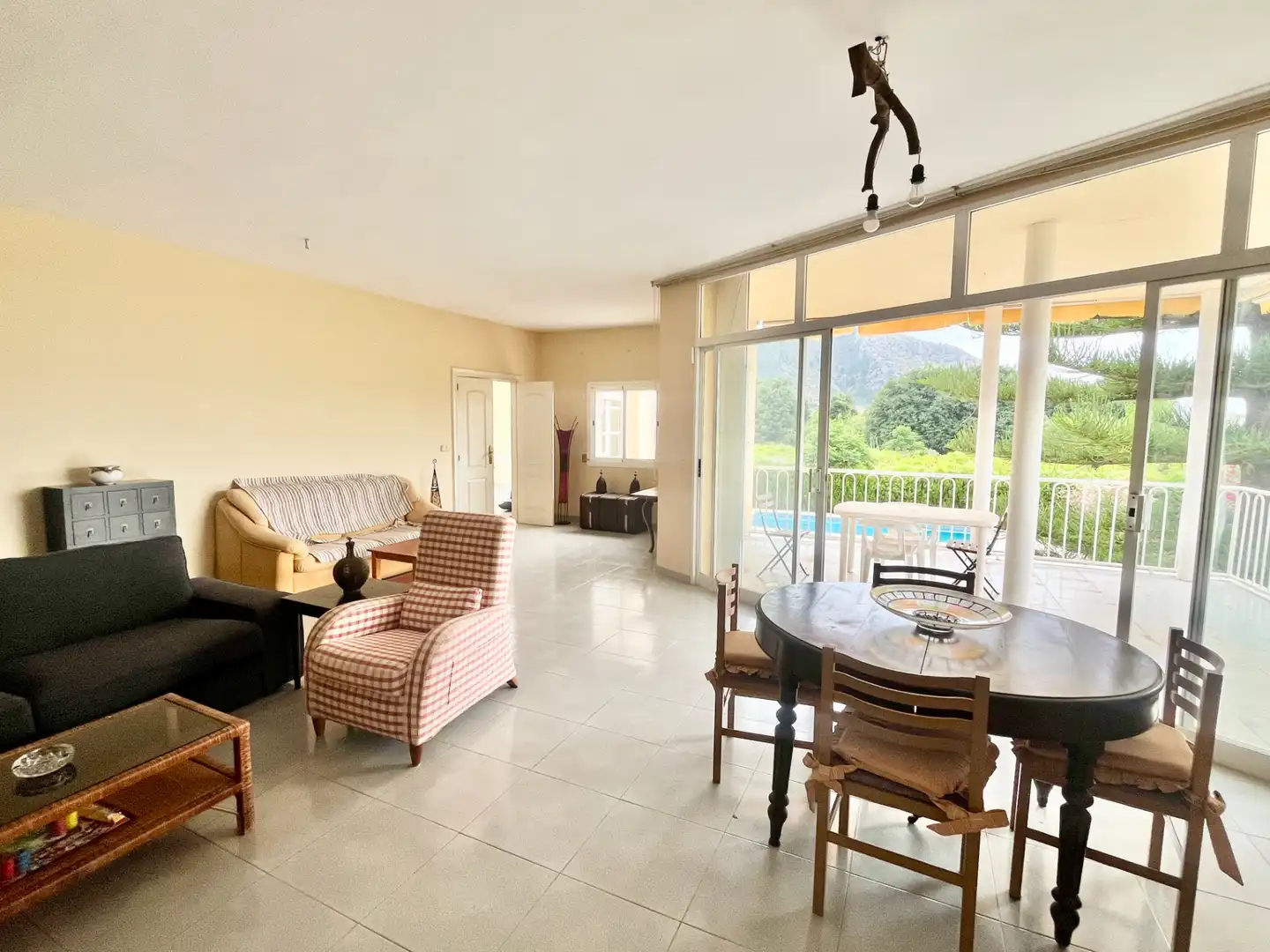 Sala d'estar de Casa o xalet en venda en El Ràfol d'Almúnia amb Calefacció, Jardí privat i Terrassa