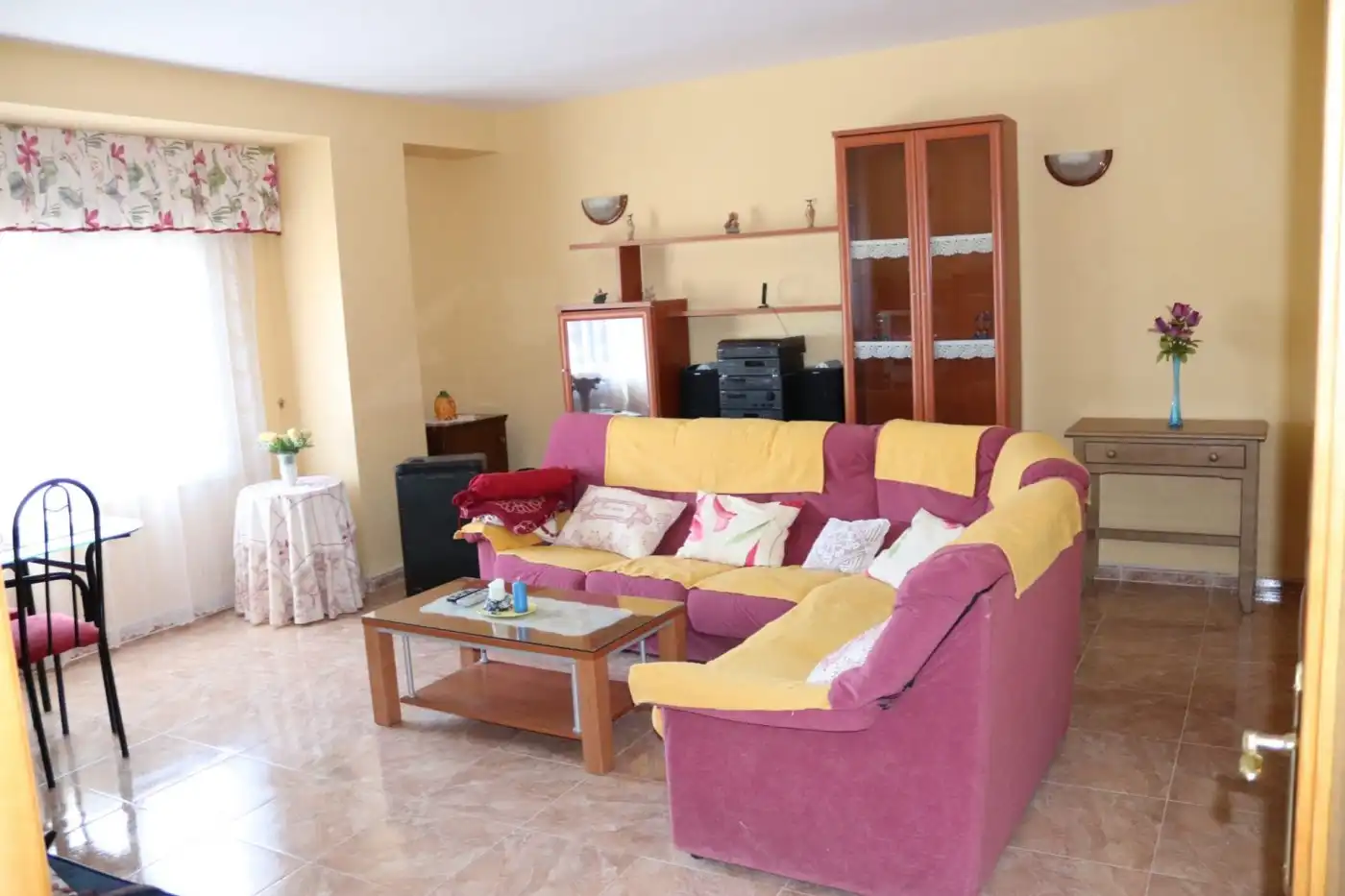 Wohnzimmer von Country house zum Verkauf in El Burgo mit Terrasse und Balkon