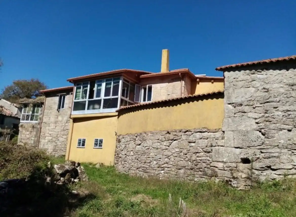 Vista exterior de Casa o xalet en venda en Pantón amb Jardí privat, Terrassa i Moblat