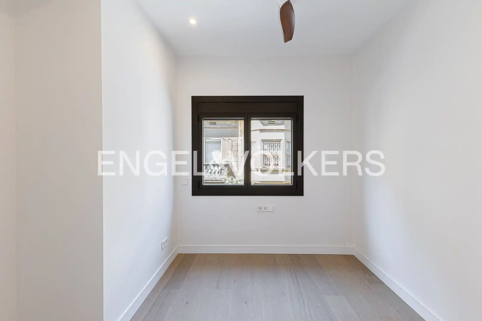 Bedroom of Houses for sale in Barcelona  with Air Conditioner, Heating and Private garden