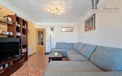 Living room of Flat for sale in La Pobla de Vallbona  with Air Conditioner and Storage room